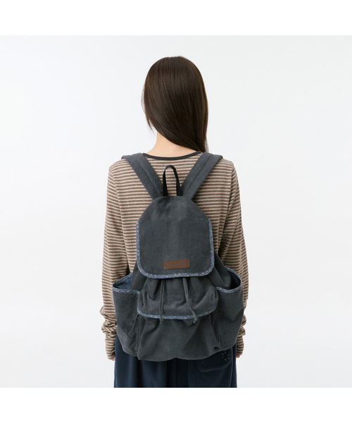 OHESHIO(オヘシオ)の「CONTRAST BACKPACK, CHARCOAL FLORAL(バックパック/リュック・レディース・その他・FREE)」の1枚目の写真