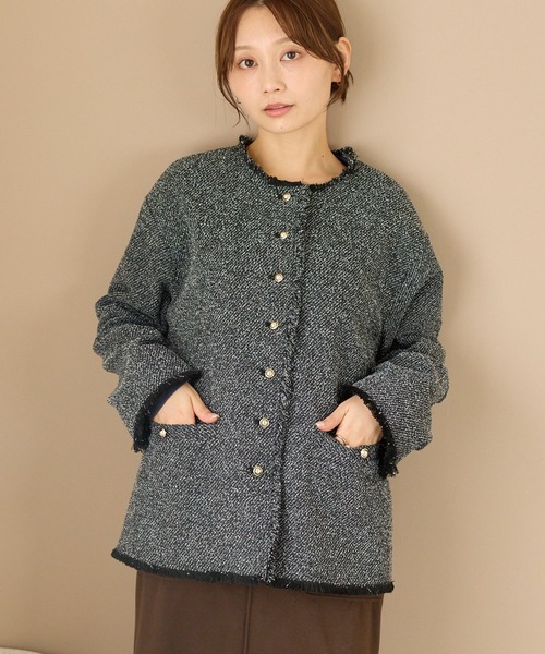 LAVEANGE(ラビアンジェ)の「ツイードノーカラージャケット|洗える/軽い着心地/フリンジ/ボタンデザイン/大人カジュアル(ノーカラージャケット・レディース・スミクロ/ブラック・M/LL/3L/4L/5L)」の4枚目の写真