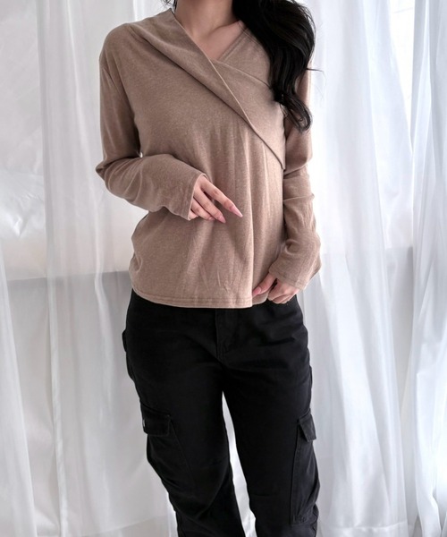 merrylatte(メリーラテ)の「アシンメトリー オフショルダー 長袖トップス(Tシャツ/カットソー・レディース・ホワイト/カーキ/ブラック・S/M/L)」の3枚目の写真