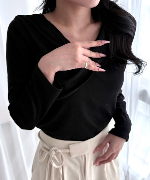 merrylatte(メリーラテ)の「アシンメトリー オフショルダー 長袖トップス(Tシャツ/カットソー・レディース・ホワイト/カーキ/ブラック・S/M/L)」の7枚目の写真