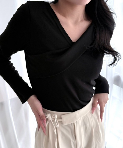 merrylatte(メリーラテ)の「アシンメトリー オフショルダー 長袖トップス(Tシャツ/カットソー・レディース・ホワイト/カーキ/ブラック・S/M/L)」の9枚目の写真
