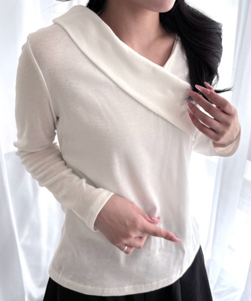 merrylatte(メリーラテ)の「アシンメトリー オフショルダー 長袖トップス(Tシャツ/カットソー・レディース・ホワイト/カーキ/ブラック・S/M/L)」の12枚目の写真