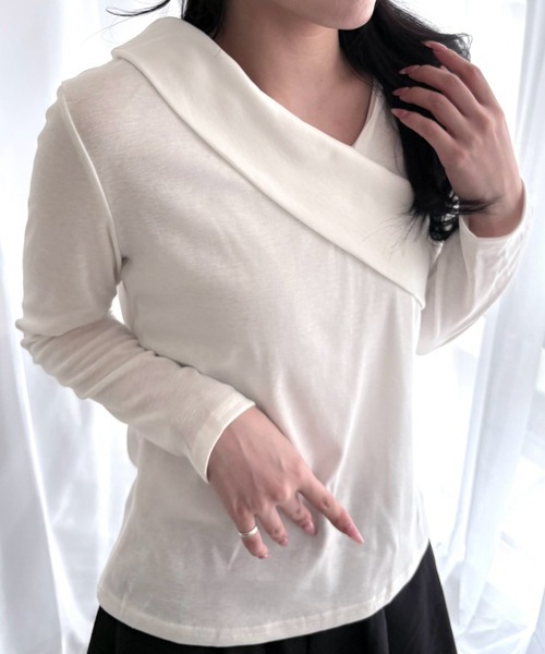 merrylatte(メリーラテ)の「アシンメトリー オフショルダー 長袖トップス(Tシャツ/カットソー・レディース・ホワイト/カーキ/ブラック・S/M/L)」の13枚目の写真