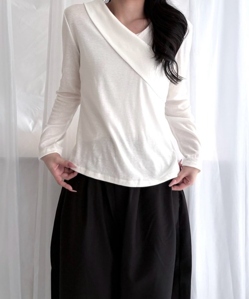 merrylatte(メリーラテ)の「アシンメトリー オフショルダー 長袖トップス(Tシャツ/カットソー・レディース・ホワイト/カーキ/ブラック・S/M/L)」の15枚目の写真