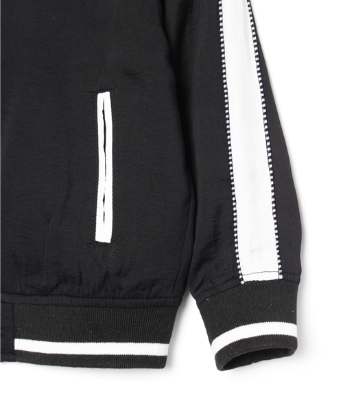 VENCEEXCHANGE(ヴァンスエクスチェンジ)の「kids 袖切替サテンスカジャン (スカジャン・キッズ・ブラック/ライトピンク・120cm/130cm/140cm/150cm)」の5枚目の写真