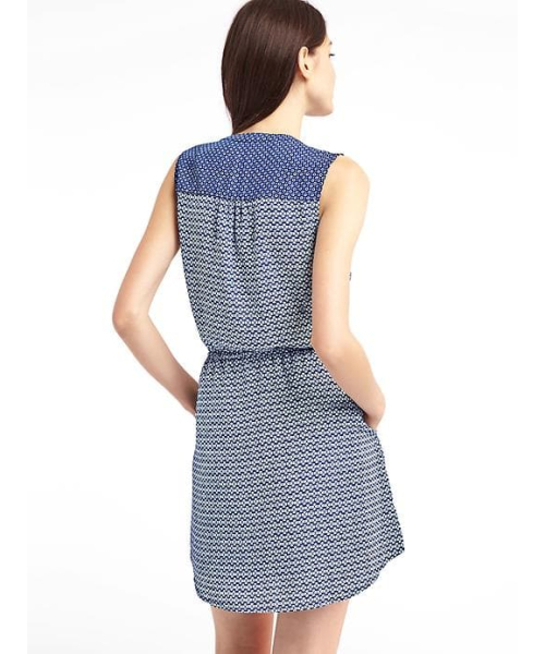 GAP(ギャップ)の「Gap クローバー ノースリーブシャツドレス(ワンピース・レディース・ネイビー・S/L/M/XXS/XS)」の2枚目の写真