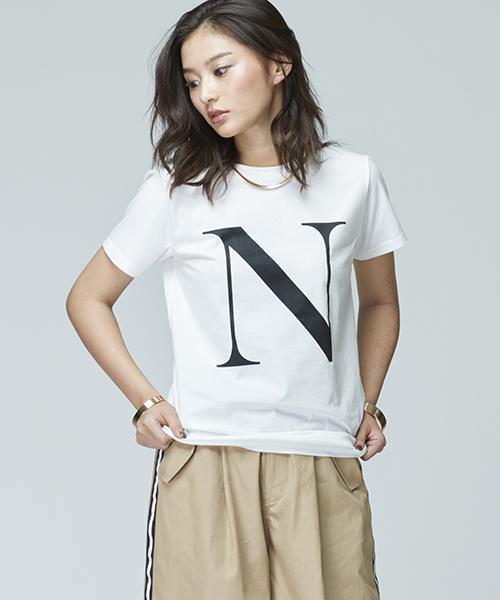 TRUNO by NOISE MAKER(トルノバイノイズメーカー)の「【新色追加】プリントTシャツ/typography(Tシャツ/カットソー・レディース・ホワイト/ブラック/ピンク/ラベンダー/レッド・36/38)」の1枚目の写真