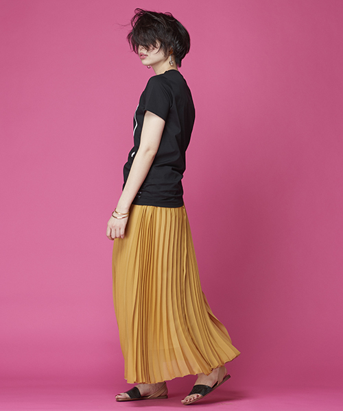 TRUNO by NOISE MAKER(トルノバイノイズメーカー)の「【新色追加】プリントTシャツ/typography(Tシャツ/カットソー・レディース・ホワイト/ブラック/ピンク/ラベンダー/レッド・36/38)」の11枚目の写真