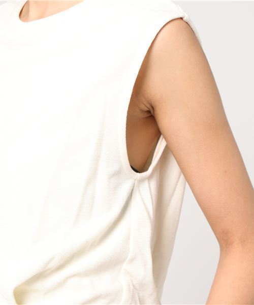 STUDIOUS SELECT（ステュディオスセレクト）の「カット＋WクロスOP　16A-O-60（Tシャツ/カットソー・レディース・オフホワイト・2）」の6枚目の写真
