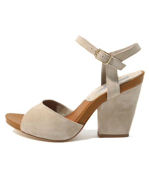 qualite(カリテ)の「TOSCA BLU アンクルストラップサンダル(サンダル・レディース・ベージュ・38/39/35/36/37)」の2枚目の写真