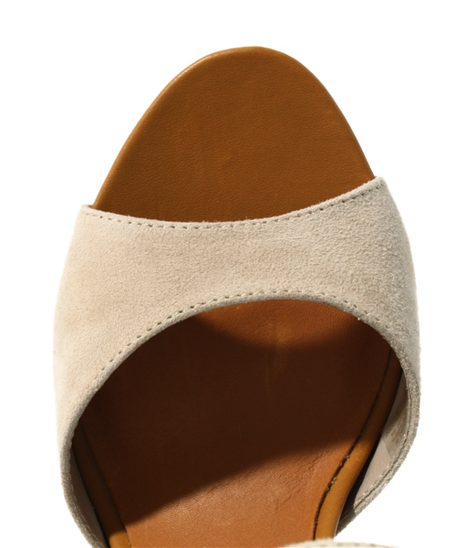 qualite(カリテ)の「TOSCA BLU アンクルストラップサンダル(サンダル・レディース・ベージュ・38/39/35/36/37)」の5枚目の写真