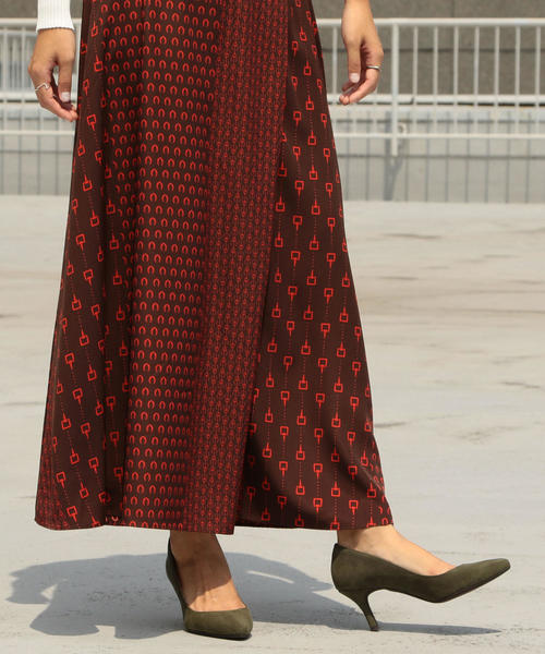 ODETTE E ODILE（オデットエオディール）の「【WEB限定】O ポインテッドトゥ パンプス70●↑（パンプス・レディース・ブラック/グレー/ベージュ/ブラウン/オリーブ/ネイビー/パープル/ゴールド・22cm/22.5cm/23cm/23.5cm/24cm/24.5cm/25cm）」の5枚目の写真