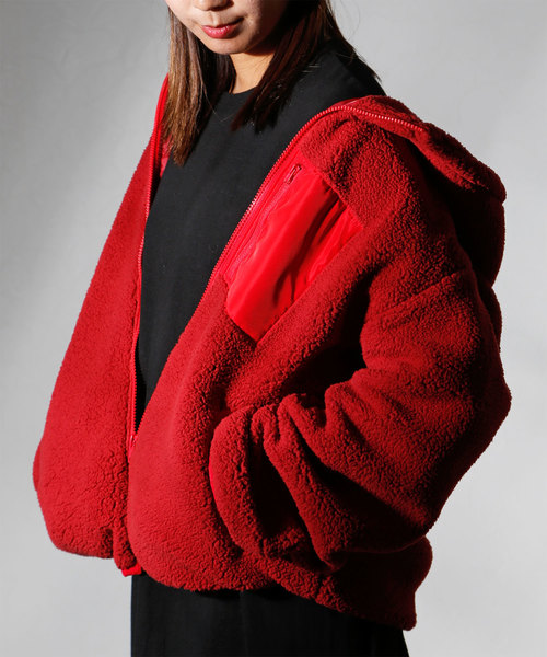 classicalelf(クラシカルエルフ)の「ぽわん&もこふわ!ボリュームスリーブボアパーカー(ブルゾン・レディース・ブラック/ネイビー/レッド/イエロー/グリーン/アイボリー/グレイッシュベージュ/モカ/ベージュ/グレー・MEDIUM/LARGE/X-LARGE/XX-LARGE/SMALL)」の10枚目の写真