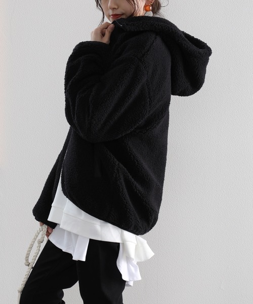 classicalelf(クラシカルエルフ)の「ぽわん&もこふわ!ボリュームスリーブボアパーカー(ブルゾン・レディース・ブラック/ネイビー/レッド/イエロー/グリーン/アイボリー/グレイッシュベージュ/モカ/ベージュ/グレー・MEDIUM/LARGE/X-LARGE/XX-LARGE/SMALL)」の22枚目の写真