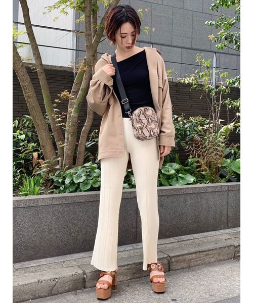 MURUA（ムルーア）の「ランダムリブニットパンツ（その他パンツ・レディース・アイボリー/ブラック/グリーン・FREE）」の4枚目の写真