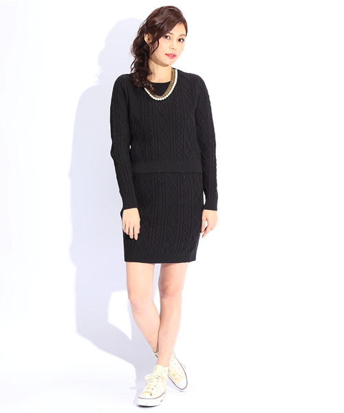 Ray BEAMS（レイビームス）の「□Ray BEAMS / ケーブルクロップド クルーネックニット（ニット/セーター・レディース・オフホワイト/ブラック・ONE SIZE）」の10枚目の写真