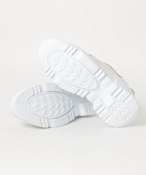 Narcissus(ナルシス)の「【OZKAN】メタルスニーカー(スニーカー・レディース・シルバー・36/37/38/35)」の2枚目の写真