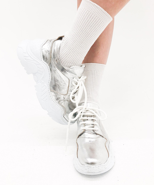 Narcissus(ナルシス)の「【OZKAN】メタルスニーカー(スニーカー・レディース・シルバー・36/37/38/35)」の5枚目の写真