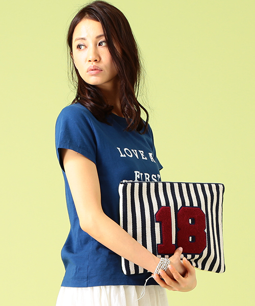 B:MING by BEAMS(ビーミングバイビームス)の「○ビーミング by ビームス / さがら刺繍クラッチバッグ(クラッチバッグ・レディース・グレー/ネイビー/グリーン系カモフラージュ・ONE SIZE)」の2枚目の写真