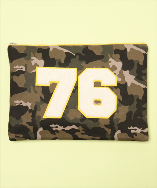 B:MING by BEAMS(ビーミングバイビームス)の「○ビーミング by ビームス / さがら刺繍クラッチバッグ(クラッチバッグ・レディース・グレー/ネイビー/グリーン系カモフラージュ・ONE SIZE)」の3枚目の写真