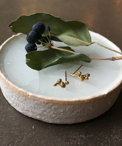 m.soeur(エムスール)の「かすみ草ピアス*(ピアス(両耳用))」|ゴールド