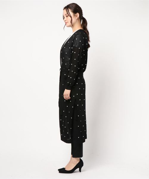 La TOTALITE(ラトータリテ)の「TORRAZZO DONNA ドットカーディガン【手洗い可能】◆(カーディガン/ボレロ・レディース・ホワイト/ブラック・FREE)」の7枚目の写真