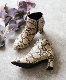 menue（メヌエ）の「ラウンドトゥ サイドジップ ブーツ チャンキーヒール 太ヒール（ブーツ）」