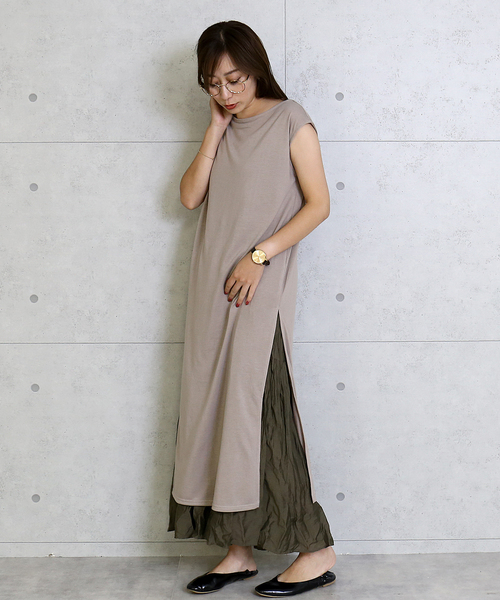 n'ee-ne（ネーネ）の「スリットカットソーワンピース＆プリーツスカートセットアップ（ワンピース・レディース・ブラック/ベージュ/ブラウン/カーキ・M/L）」の4枚目の写真