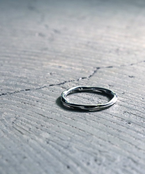 YArKA（ヤーカ）の「【YArKA/ヤーカ】silver925 twist ring[llk]/ひねりリング シルバー925（リング・レディース・ゴールド/シルバー・#9/#11/#13/#15/#17/#19/#21/#4/#18/#2/#20/#22/#23/#3/#8/#1/#10/#12/#14/#16/#5/#6/#7）」の12枚目の写真
