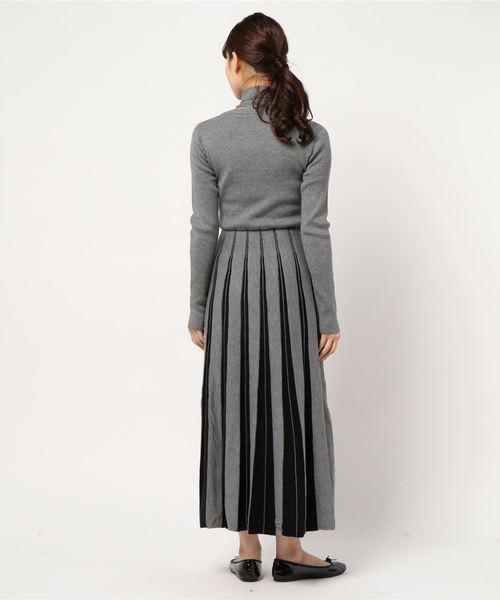 rienda（リエンダ）の「ボウタイプリーツニットワンピース