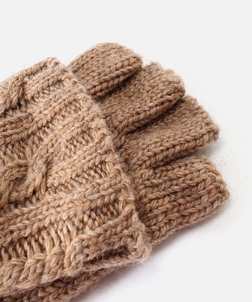 AZUL by moussy(アズールバイマウジー)の「CABLE KNIT 2WAY MITTEN/ケーブルニット2WAYミトン(手袋・レディース・ブラック/キャメル・FREE)」の3枚目の写真