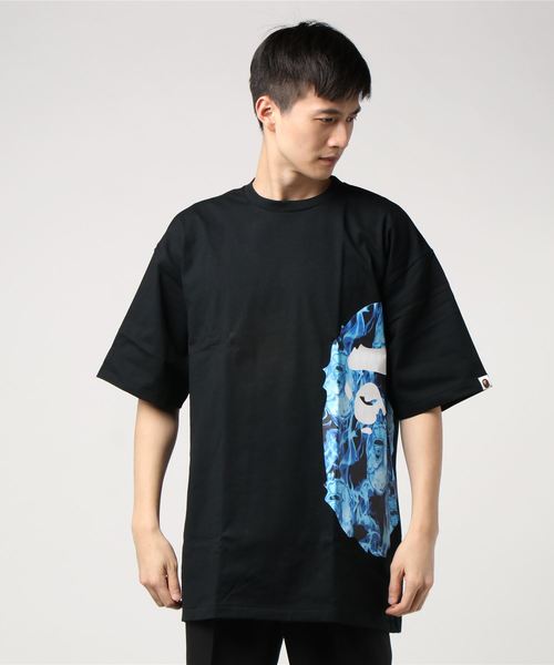 A BATHING APE(アベイシングエイプ)の「BAPE FLAME SIDE BIG APE HEAD TEE M(Tシャツ/カットソー)」|ブラック×ブルー