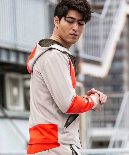 hummel(ヒュンメル)の「直営店・WEB限定 hummel(ヒュンメル)ストレッチカルゼコンビパーカー(パーカー・メンズ・ホワイト/ブラック/ベージュ・S/M/L/XL)」の4枚目の写真