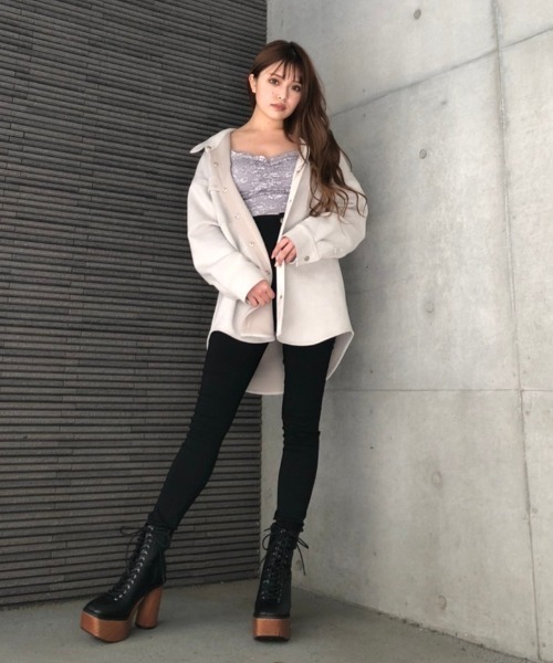 ENVYM(アンビー)の「フェイクレザーSHJK(デニムジャケット・レディース・グレー/ホワイト/ブラック・FREE)」の8枚目の写真