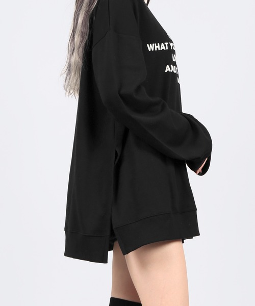 DING（ディング）の「DING/スリットロゴプルオーバー（スウェット・レディース・ブラック/イエロー/ライトベージュ・FREE）」の4枚目の写真