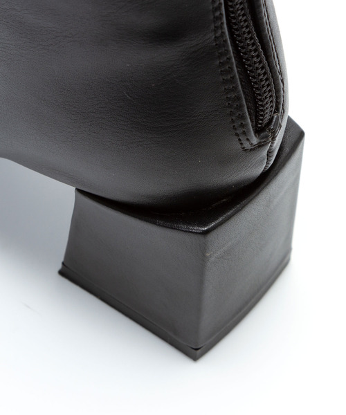 rectangle（レクタングル）の「スクエアトゥショートブーツ（ブーツ・レディース・ブラック/アイボリー・SMALL/MEDIUM/LARGE）」の18枚目の写真
