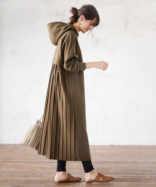 GeeRA(ジーラ)の「スクエアトゥ仕様ミュールサンダル(サンダル・レディース・キャメル/ブラック・LARGE/MEDIUM/SMALL/X-LARGE)」の7枚目の写真