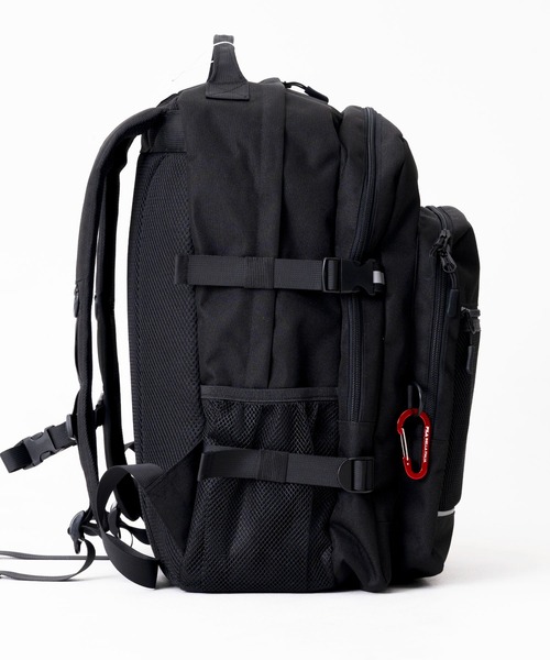 FILA（フィラ）の「【FILA/フィラ】大容量リュックサック マルチケース＆カラビナ付き 30L 3層式 バッグパック（バックパック/リュック・メンズ・トリコロール/ブラック/ブラック×ピンク/ブラック系その他/ブラック系1/ブラック×レッド・FREE）」の9枚目の写真