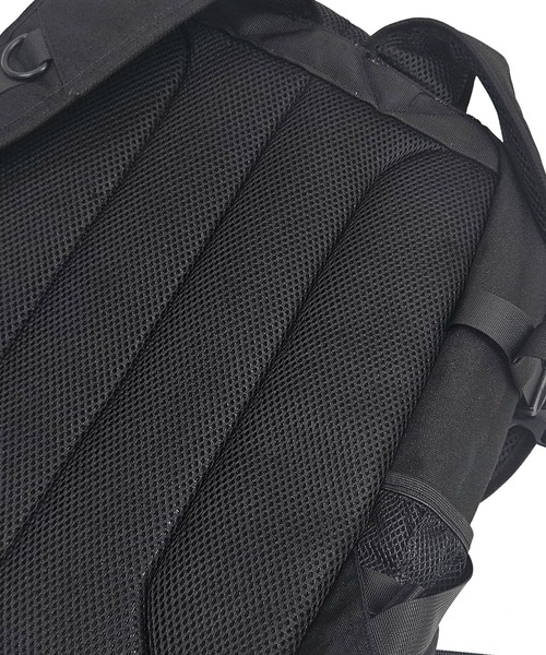 FILA（フィラ）の「【FILA/フィラ】大容量リュックサック マルチケース＆カラビナ付き 30L 3層式 バッグパック（バックパック/リュック・メンズ・トリコロール/ブラック/ブラック×ピンク/ブラック系その他/ブラック系1/ブラック×レッド・FREE）」の21枚目の写真