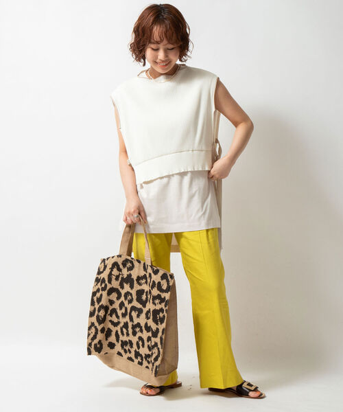 NOLLEY’S(ノーリーズ)の「【WEB限定カラーあり】麻調セミフレアパンツ(その他パンツ・レディース・チャコールグレー/ラベンダー/イエロー・36/38)」の4枚目の写真