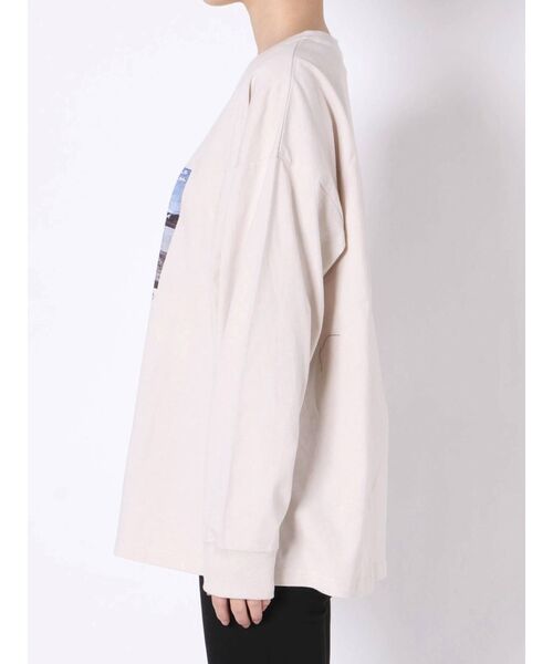 MERCURYDUO（マーキュリーデュオ）の「Roberta Bayley フォトロングスリーブTシャツ1（Tシャツ/カットソー・レディース・オフホワイト/ベージュ・FREE）」の5枚目の写真