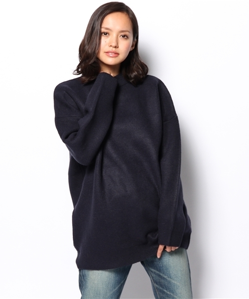 Ray BEAMS(レイビームス)の「Ray BEAMS / Bigシルエット ハイネック(ニット/セーター・レディース・ベージュ/ネイビー・ONE SIZE)」の2枚目の写真