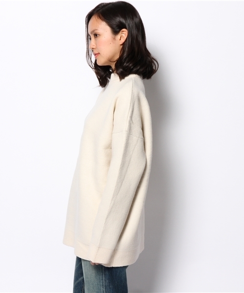 Ray BEAMS(レイビームス)の「Ray BEAMS / Bigシルエット ハイネック(ニット/セーター・レディース・ベージュ/ネイビー・ONE SIZE)」の4枚目の写真
