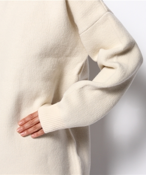 Ray BEAMS(レイビームス)の「Ray BEAMS / Bigシルエット ハイネック(ニット/セーター・レディース・ベージュ/ネイビー・ONE SIZE)」の8枚目の写真