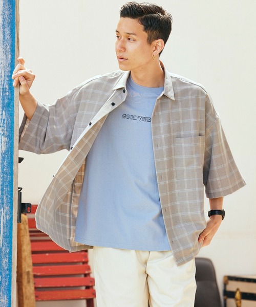 BARK MANHATTAN(バークマンハッタン)の「テックリネン オーバーサイズ 半袖CPOシャツ レギュラカラーシャツ(シャツ/ブラウス・メンズ・ブラック/ベージュ/ネイビー/モスグリーン/ブラウン系その他/ベージュ系その他/グレイッシュブルー・M/L)」の4枚目の写真