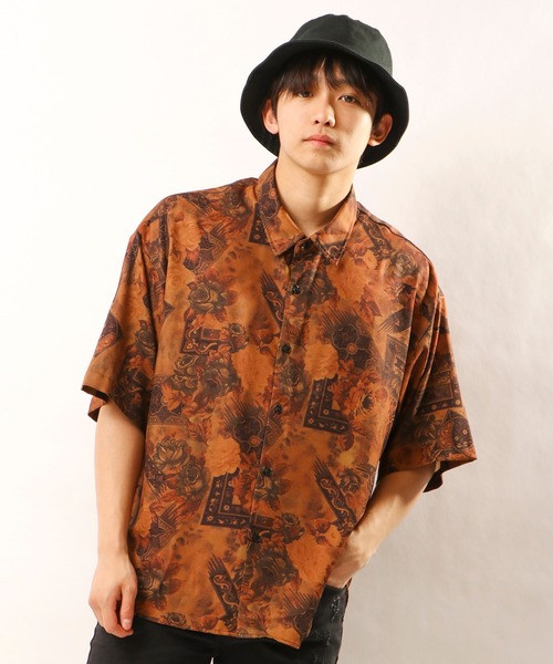 CIAO(チャオ)の「ciao とろみ素材 ルーズシルエット 半袖 レギュラーカラーシャツ(シャツ/ブラウス・メンズ・ダークブラウン/ネイビー/ベージュ系その他/ブラウン系その他/ブラウン系その他2/ライトベージュ/ブルー/ブルー系その他/ブラック/ブラック系その他3/グレイッシュブルー/ホワイト/ブラック系その他2/ベージュ/ブラウン/アイボリー/ブラック系その他4/ブラック系その他/レッド・M/L)」の10枚目の写真