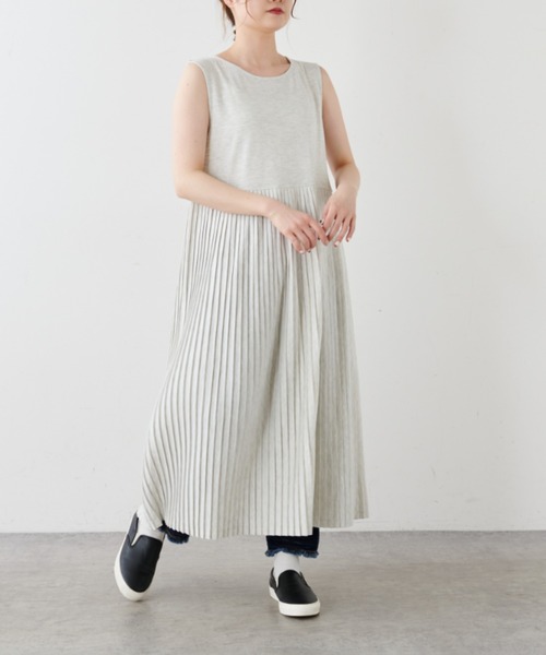PUAL CE CIN（ピュアルセシン）の「ノースリーブプリーツワンピース（ワンピース・レディース・ブラック/オートミール・FREE）」の9枚目の写真