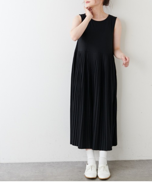 PUAL CE CIN（ピュアルセシン）の「ノースリーブプリーツワンピース（ワンピース・レディース・ブラック/オートミール・FREE）」の21枚目の写真