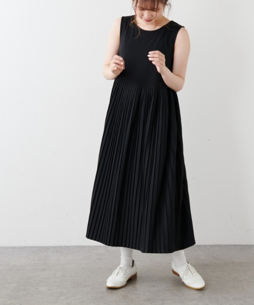 PUAL CE CIN（ピュアルセシン）の「ノースリーブプリーツワンピース（ワンピース・レディース・ブラック/オートミール・FREE）」の10枚目の写真