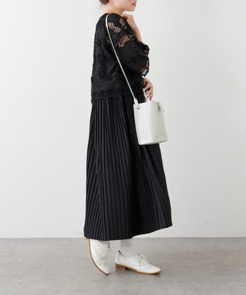 PUAL CE CIN（ピュアルセシン）の「ノースリーブプリーツワンピース（ワンピース・レディース・ブラック/オートミール・FREE）」の19枚目の写真